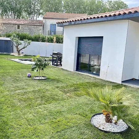 Belle Villa Avec Piscine Valros